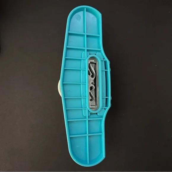 Fiskars border punch - SCROLL - Picture 4 of 4